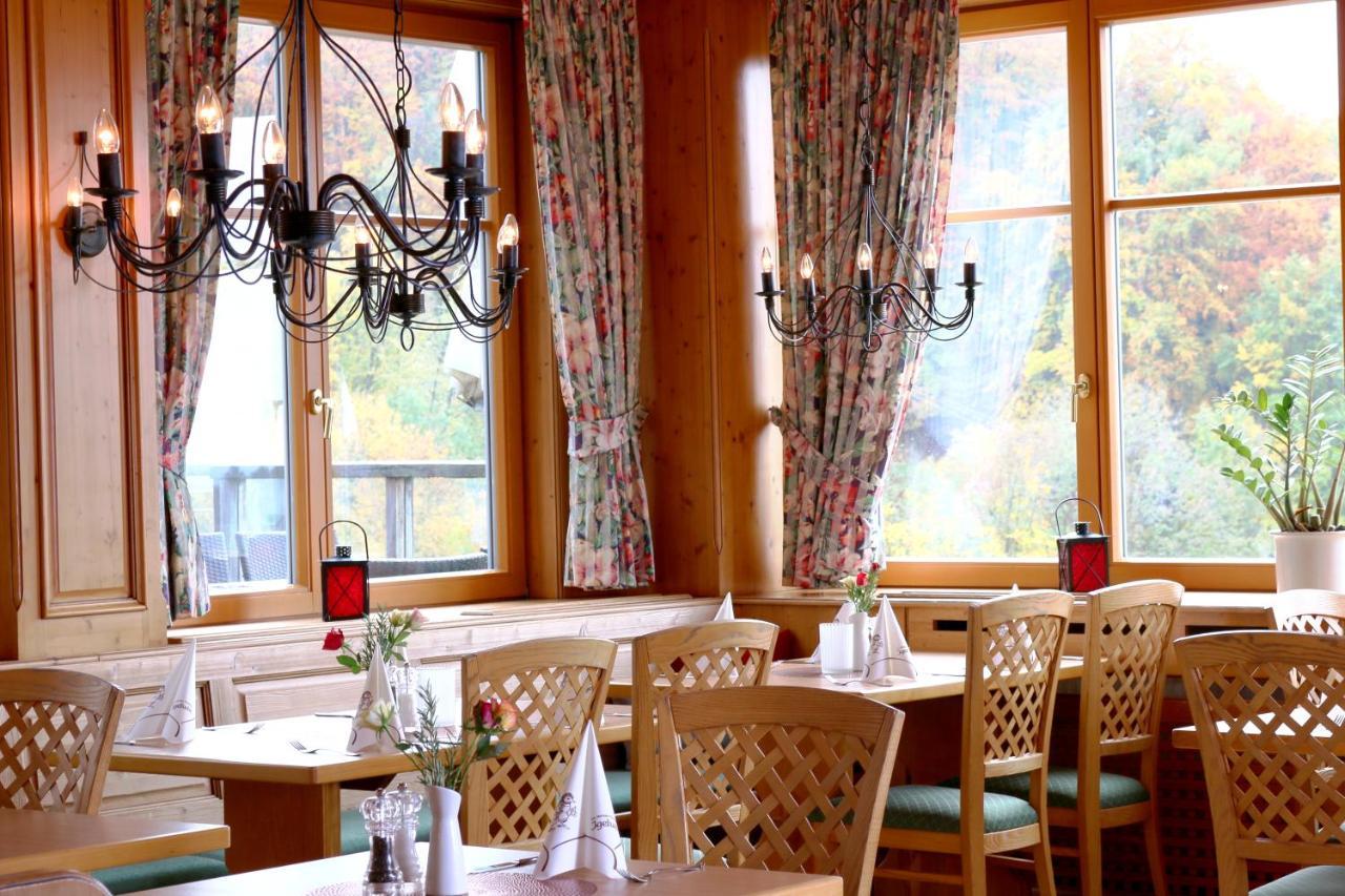 Berggasthof Hotel Igelwirt Schnaittach Exterior photo